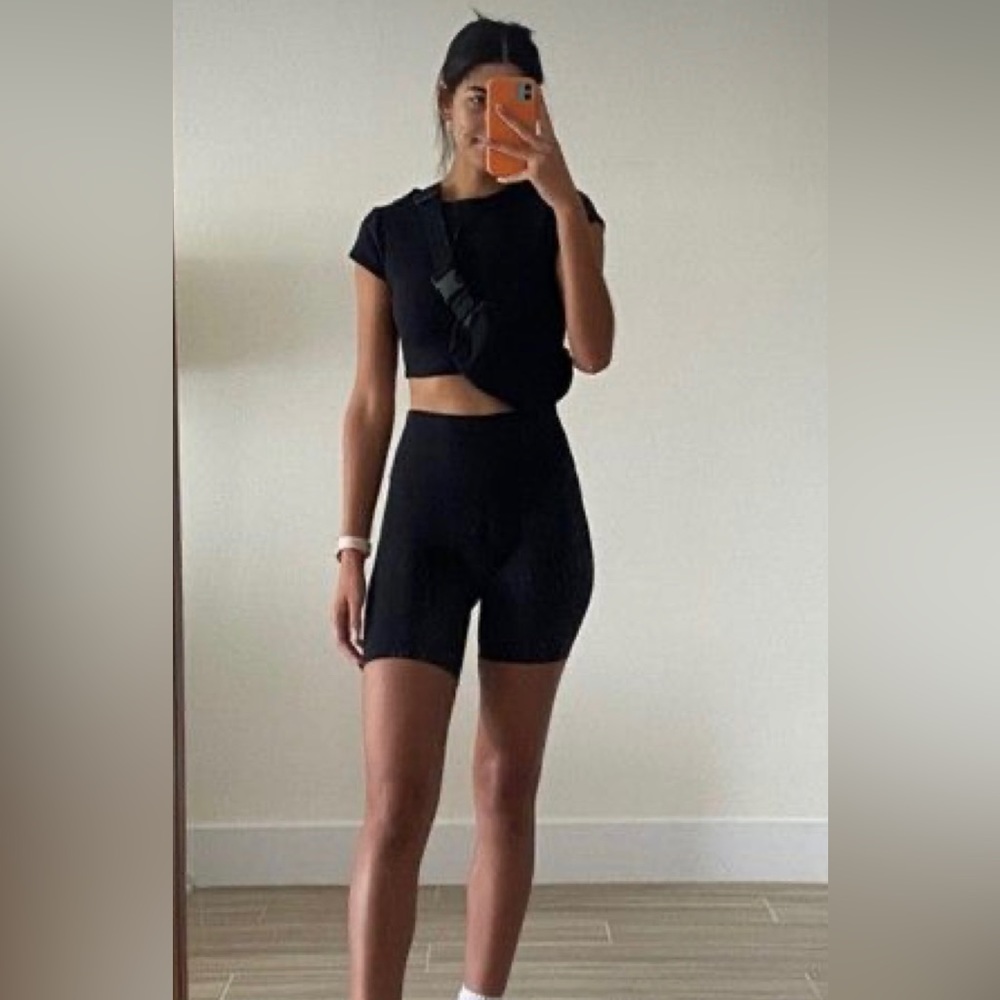 Lululemon Wunder Train High-Rise Short 6”